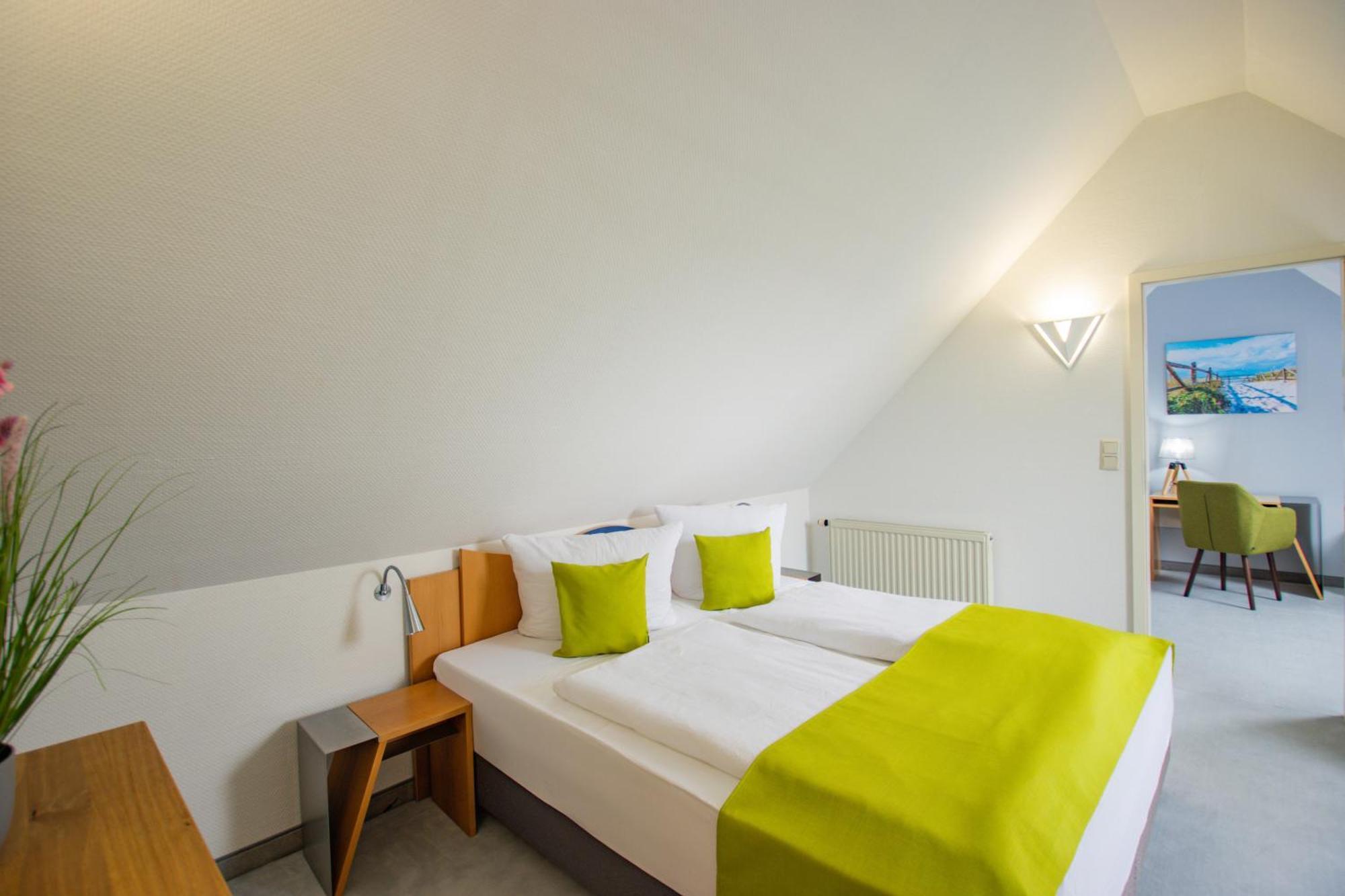 Inselhotel Kleiner Bodden Buschvitz Kültér fotó